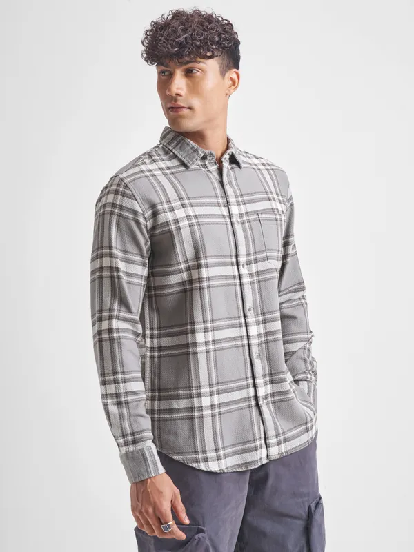 Highlander Men Grey Checked Slim Fit Casual Shirt