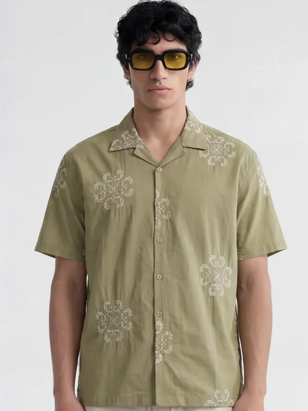 Men Relaxed Fit Casual Shirt