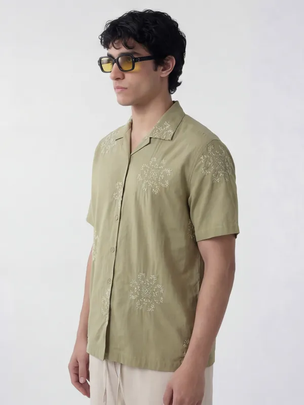 Men Relaxed Fit Casual Shirt