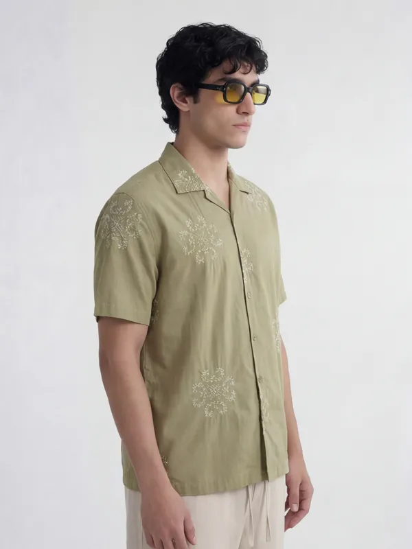 Men Relaxed Fit Casual Shirt