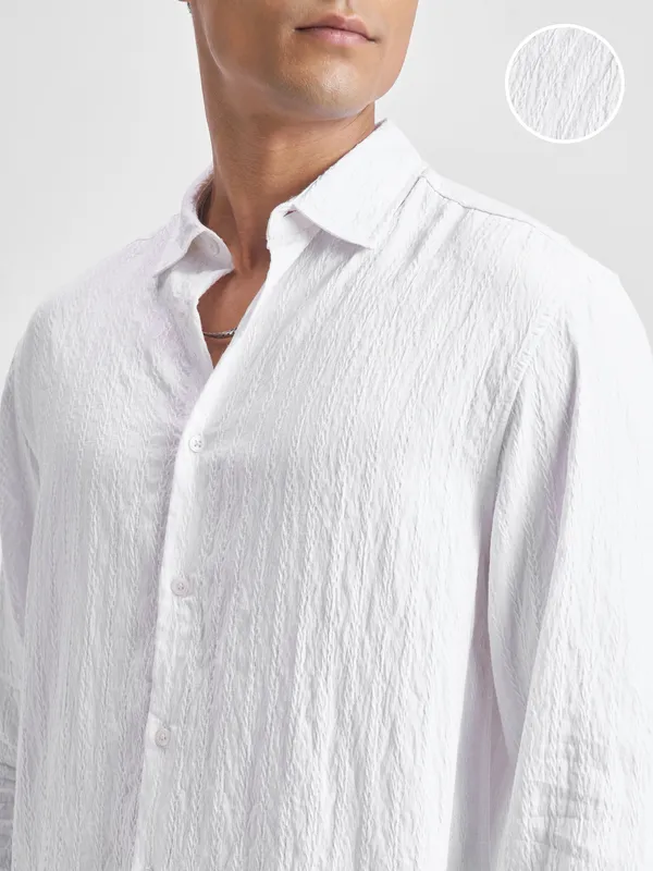Highlander Men White Crushed Regular Fit Casual Shirt