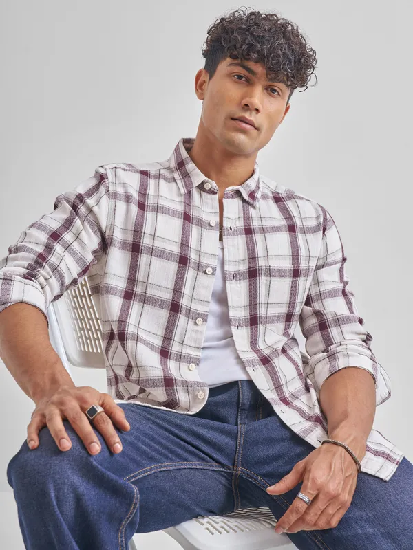 Highlander Men Maroon Checked Slim Fit Casual Shirt