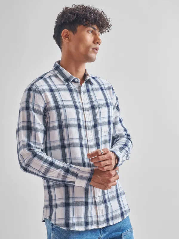 Men Slim Fit Casual Shirt