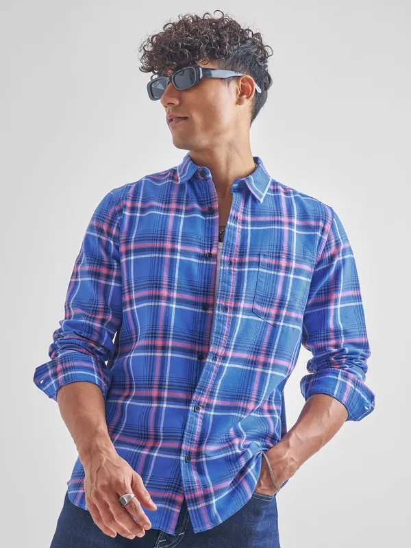 Highlander Men Blue Checked Slim Fit Casual Shirt