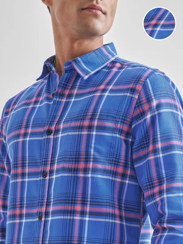 Highlander Men Blue Checked Slim Fit Casual Shirt