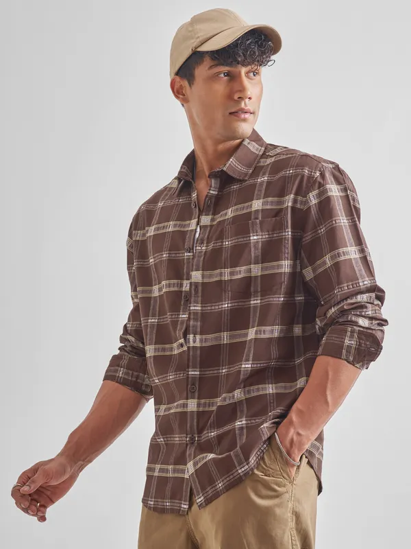 Highlander Men Brown Checked Relaxed Fit Casual Shirt
