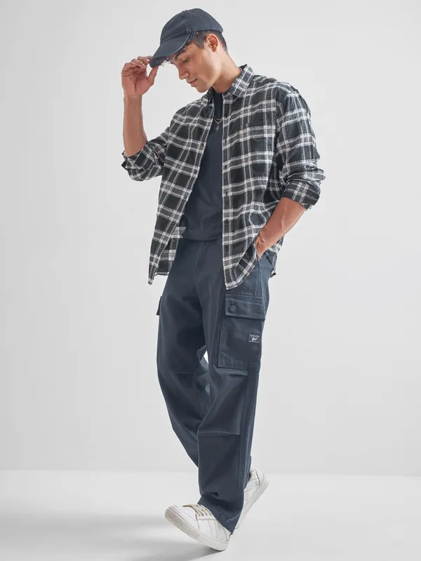 Highlander Men Black Checked Relaxed Fit Casual Shirt