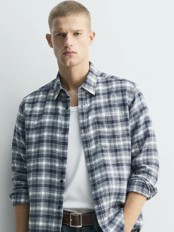 Highlander Men White Checked Slim Fit Casual Shirt