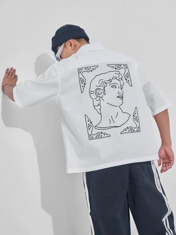 Highlander Men White Printed Boxy Fit Casual Shirt