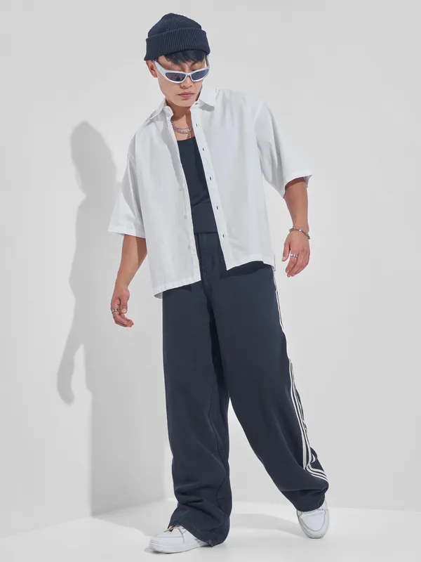 Highlander Men White Printed Boxy Fit Casual Shirt