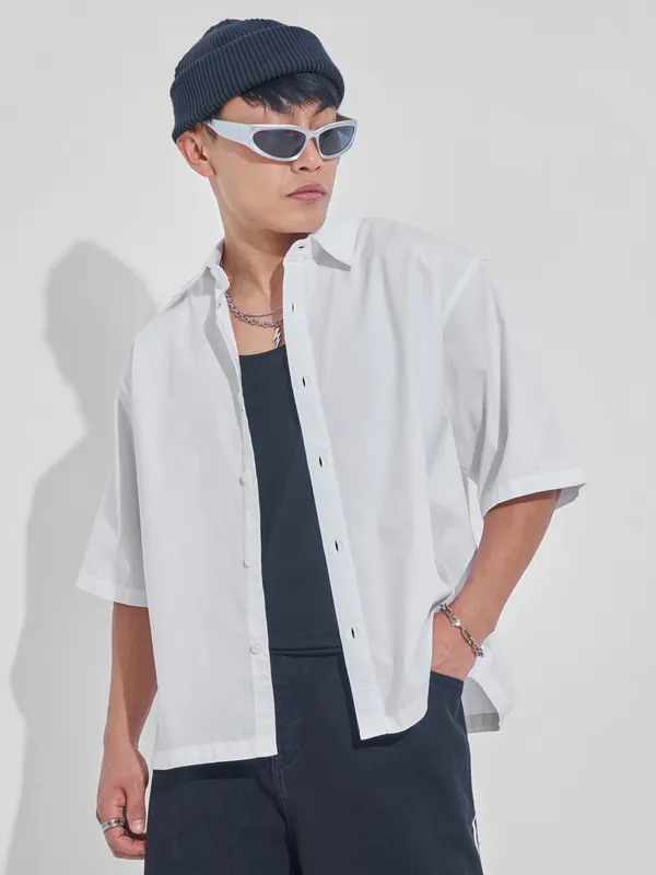 Highlander Men White Printed Boxy Fit Casual Shirt