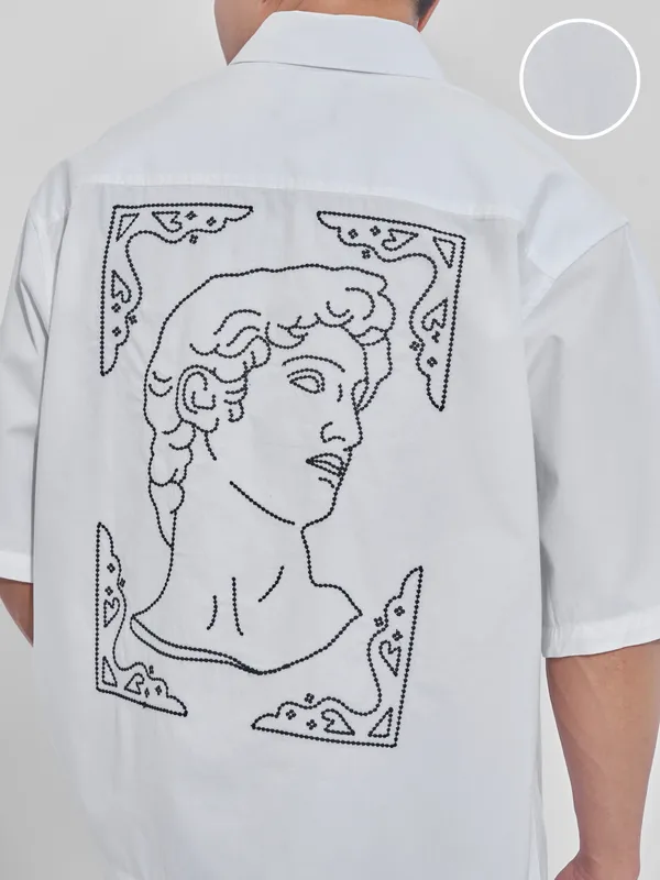 Highlander Men White Printed Boxy Fit Casual Shirt