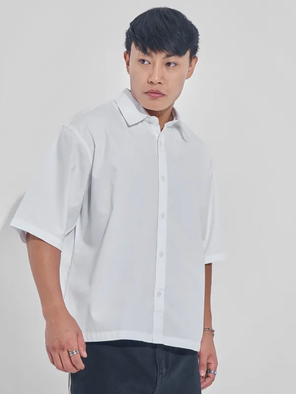 Highlander Men White Printed Boxy Fit Casual Shirt