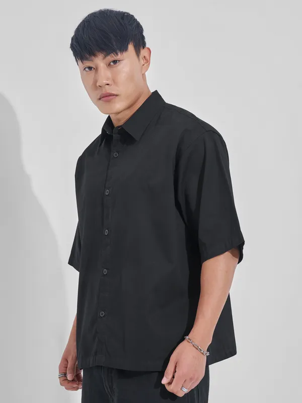 Highlander Men Black Printed Boxy Fit Casual Shirt