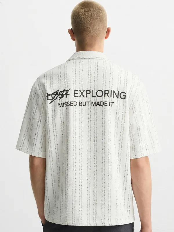 Highlander Men White Self Design Boxy Fit Casual Shirt