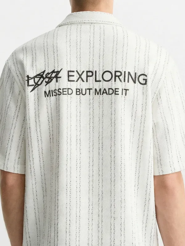 Highlander Men White Self Design Boxy Fit Casual Shirt