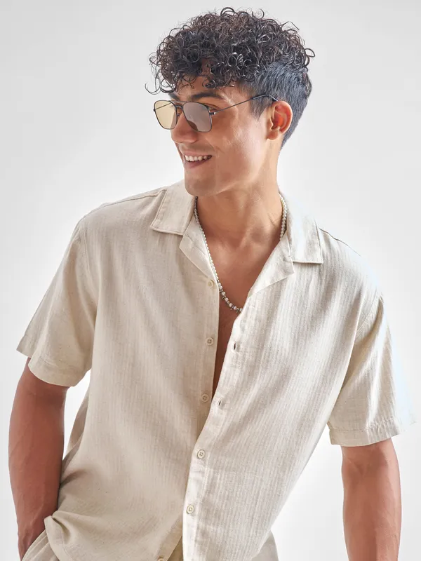 Highlander Men Beige Crushed Relaxed Fit Casual Shirt