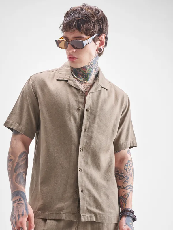 Highlander Men Beige Self Design Relaxed Fit Casual Shirt