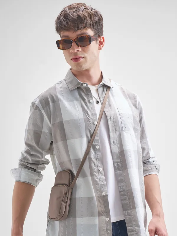Highlander Men Grey Checked Relaxed Fit Casual Shirt
