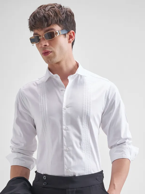 Highlander Men White Self Design Slim Fit Casual Shirt