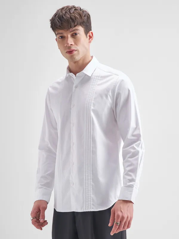 Highlander Men White Self Design Slim Fit Casual Shirt