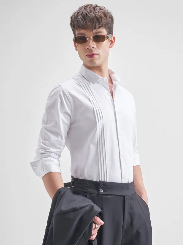 Highlander Men White Self Design Slim Fit Casual Shirt