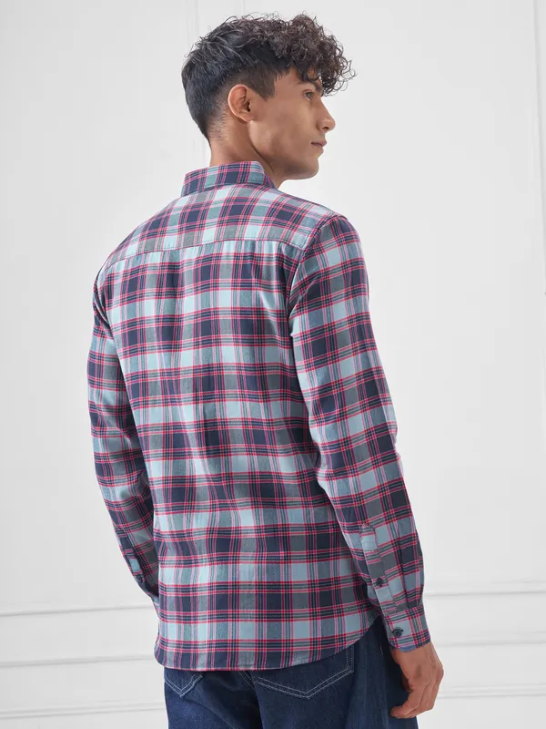 Highlander Men Navy Blue Checked Slim Fit Casual Shirt