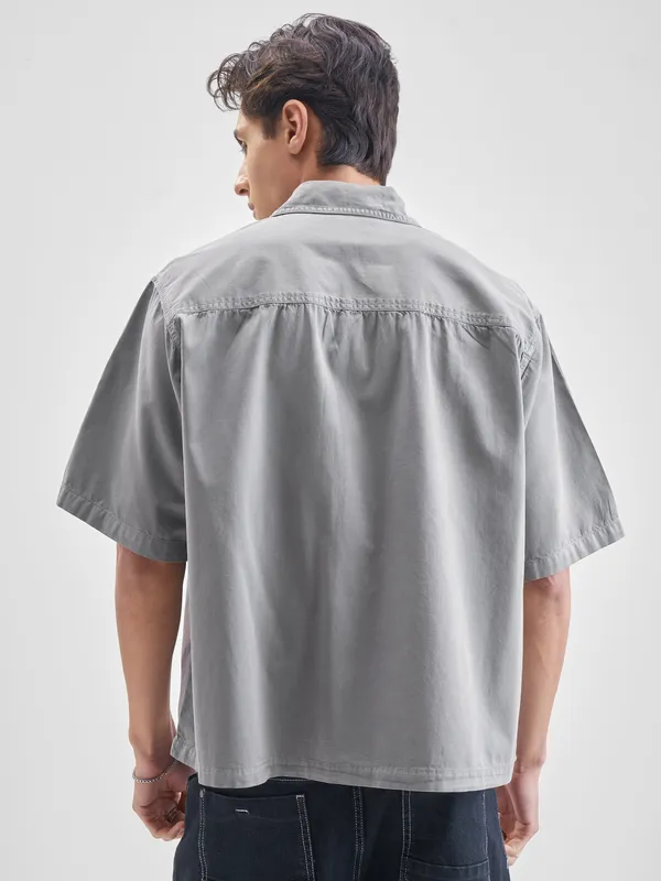 Highlander Men Grey Solid Boxy Fit Casual Shirt