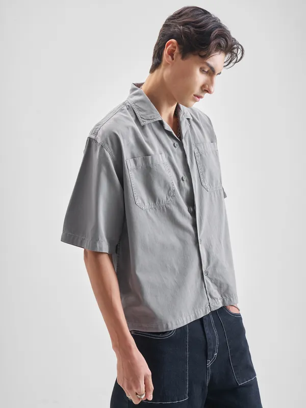 Highlander Men Grey Solid Boxy Fit Casual Shirt