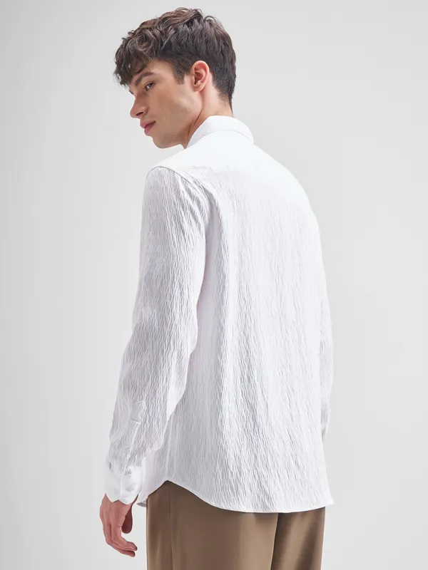 Highlander Men White Crushed Slim Fit Casual Shirt