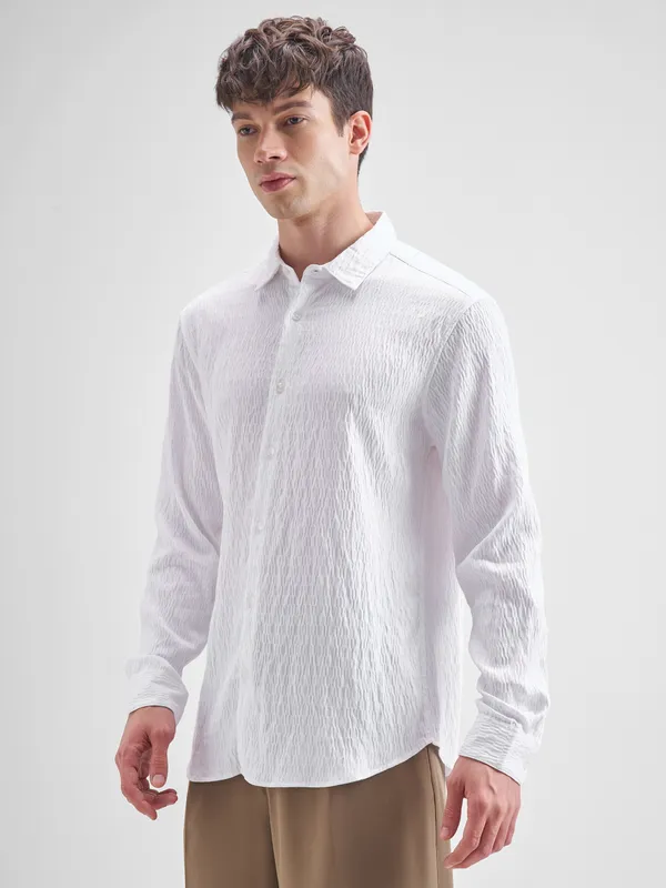 Highlander Men White Crushed Slim Fit Casual Shirt