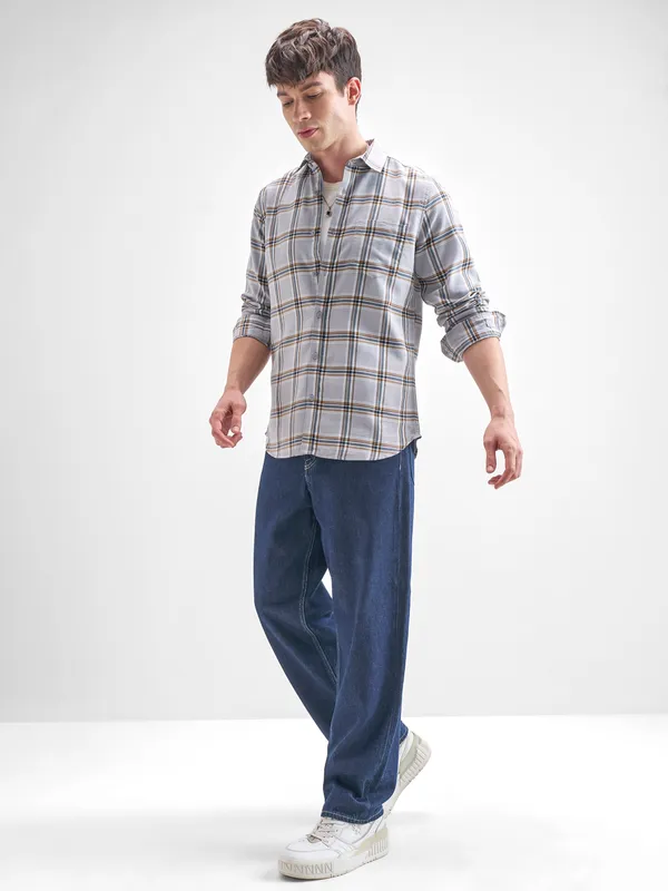 Highlander Men Grey Checked Slim Fit Casual Shirt