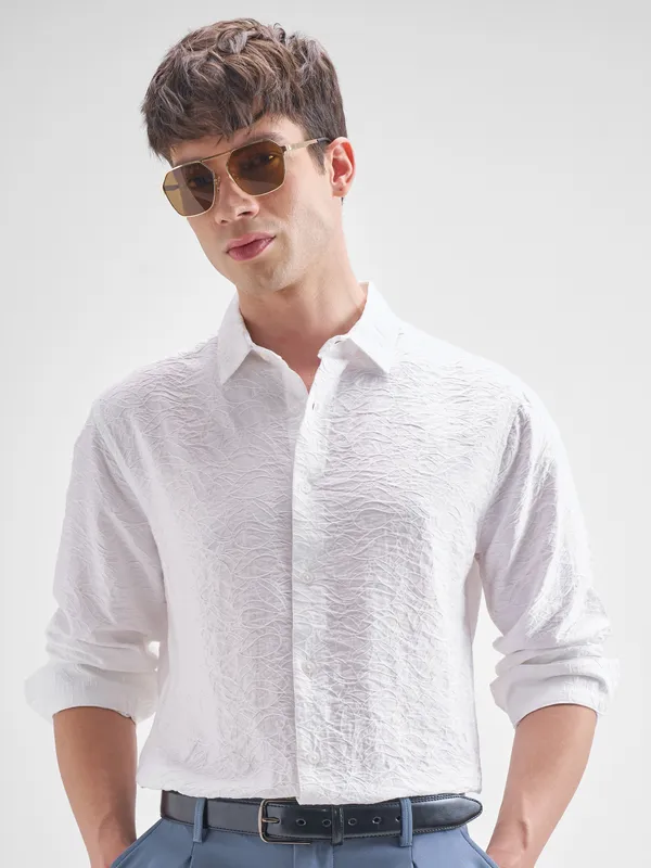 Highlander Men White Crushed Relaxed Fit Casual Shirt