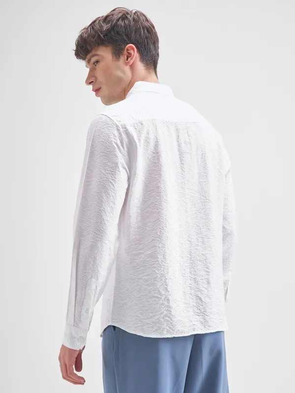 Highlander Men White Crushed Relaxed Fit Casual Shirt