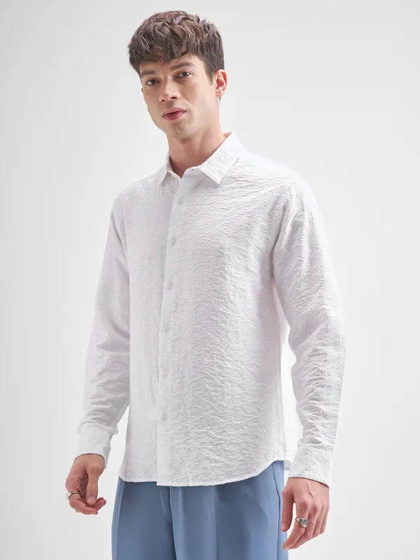 Highlander Men White Crushed Relaxed Fit Casual Shirt