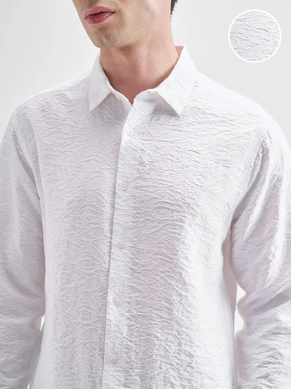 Highlander Men White Crushed Relaxed Fit Casual Shirt