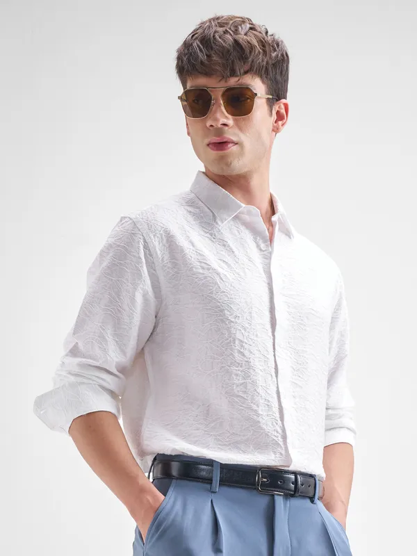 Highlander Men White Crushed Relaxed Fit Casual Shirt