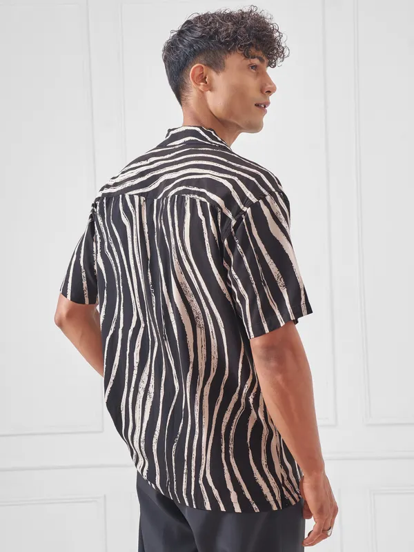 Highlander Men Black Printed Relaxed Fit Casual Shirt