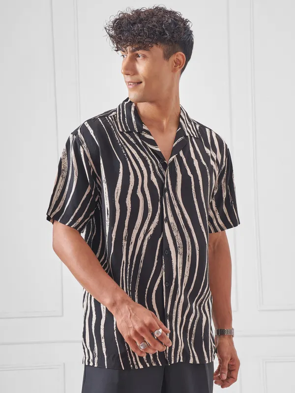 Highlander Men Black Printed Relaxed Fit Casual Shirt