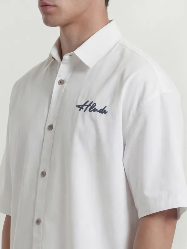 Highlander Men White Printed Boxy Fit Casual Shirt