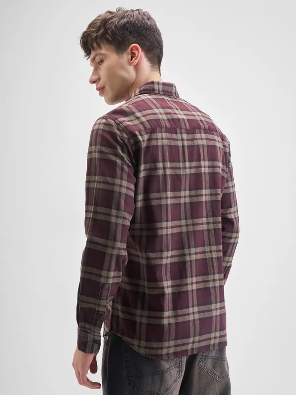 Highlander Men Maroon Checked Slim Fit Casual Shirt