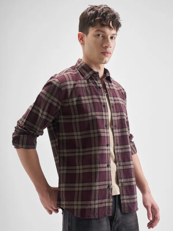 Highlander Men Maroon Checked Slim Fit Casual Shirt
