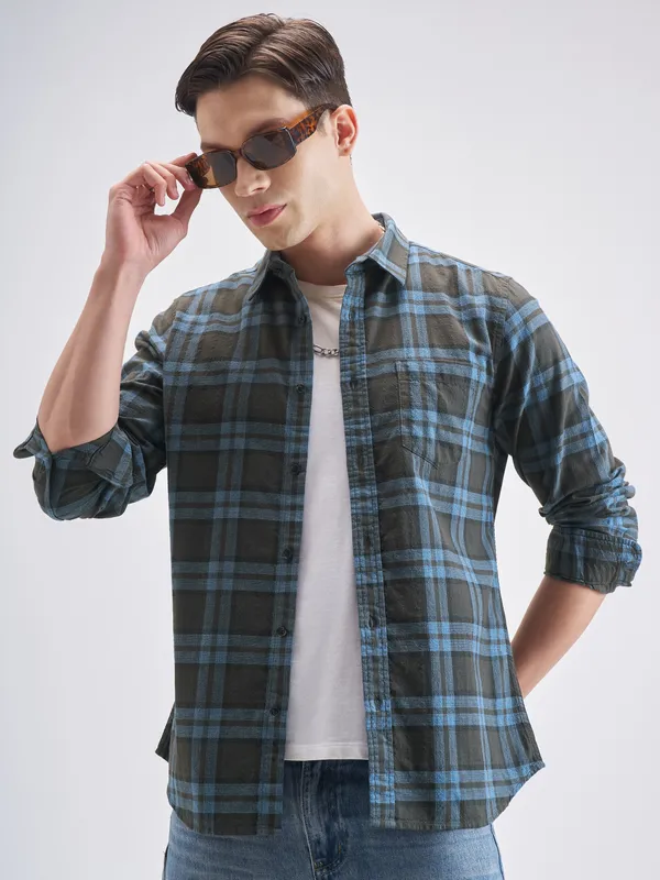 Highlander Men Blue Checked Slim Fit Casual Shirt