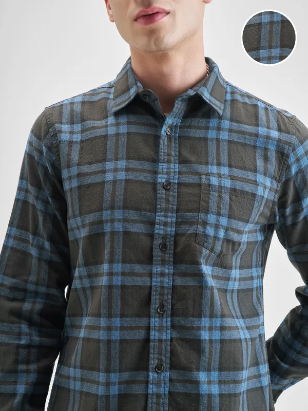 Highlander Men Blue Checked Slim Fit Casual Shirt