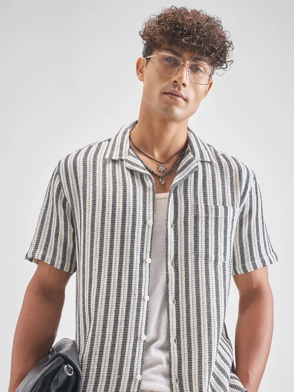 Highlander Men Black Striped Oversized Fit Casual Shirt