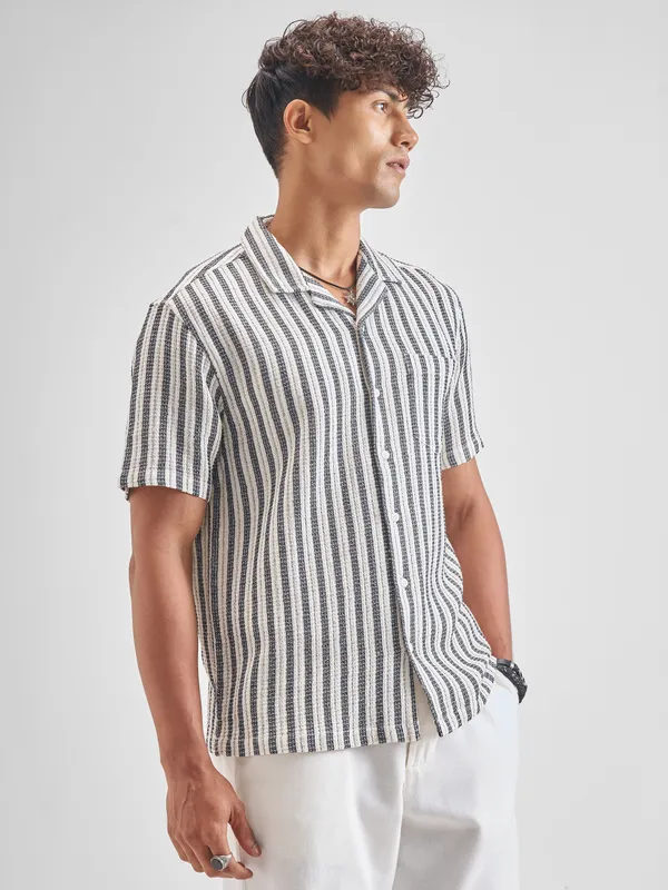 Highlander Men Black Striped Oversized Fit Casual Shirt