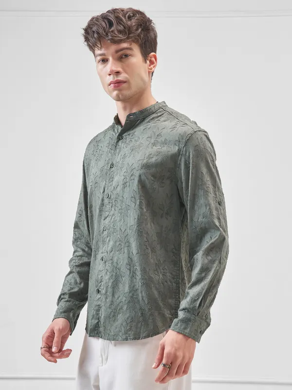 Highlander Men Olive Self Design Relaxed Fit Casual Shirt