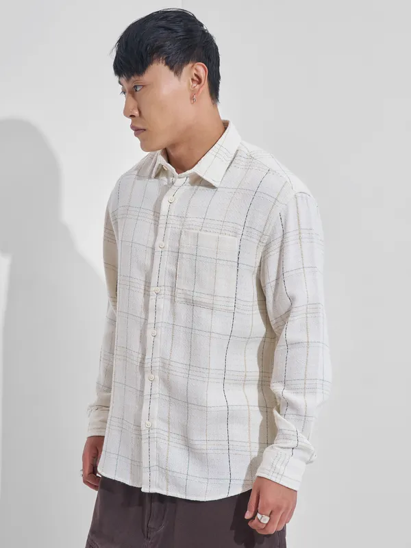 Highlander Men Cream Checked Relaxed Fit Casual Shirt