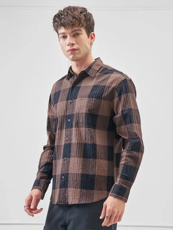 Highlander Men Brown Checked Relaxed Fit Casual Shirt