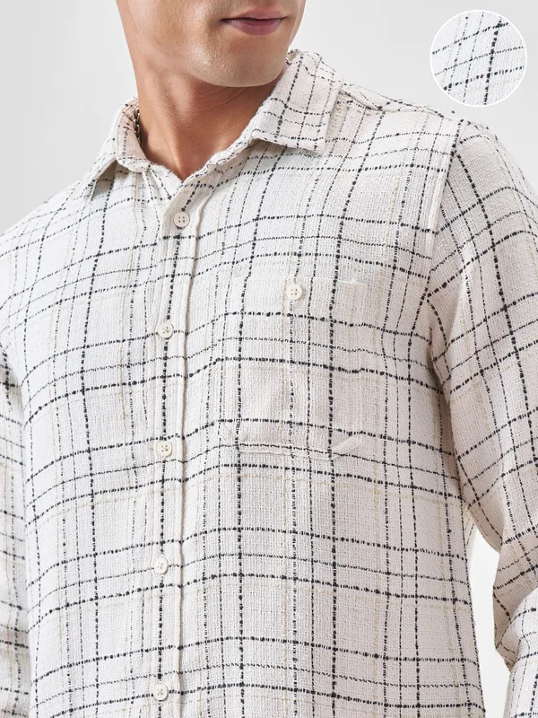 Highlander Men Cream Checked Relaxed Fit Casual Shirt